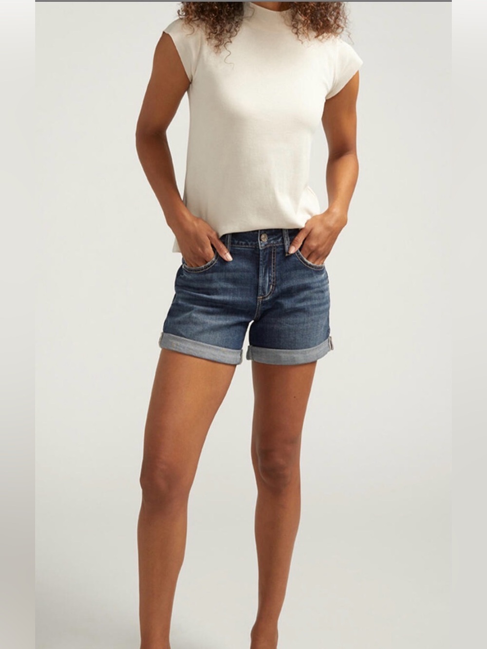 Silver Jeans Co. Distressed Denim Shorts Women’s Size 28 Mid Rise Cuffed Stretch